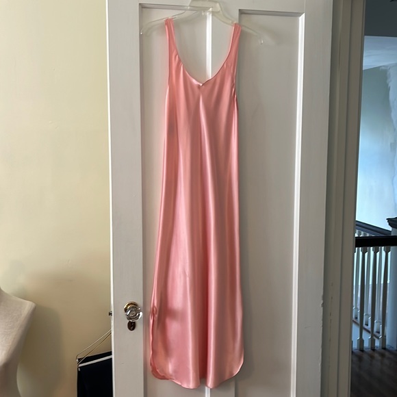 Long Silk like Pink Nightgown - Picture 1 of 4